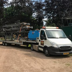 Iveco met trailer 2.jpg